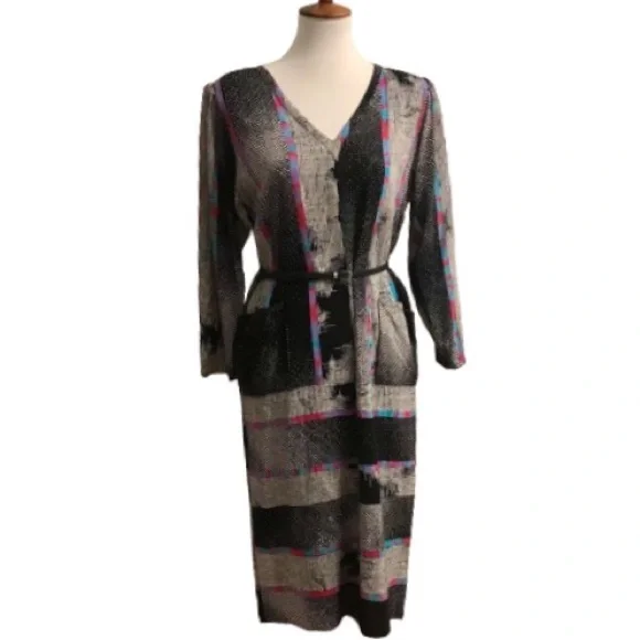 argenti silk dress ITEM // vintage Argenti silk dress COLOR + MATERIAL // emerald greenish + silk SIZE // tagged 24 (pls see measurements) CONDITION // EUC PSA // Shoulder pads, elastic waistband, pleated